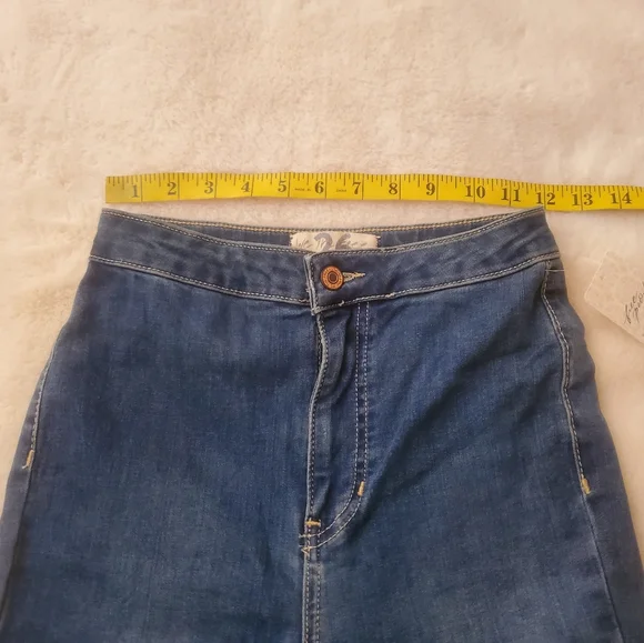 New Free People Float On Flare Wide Flare High Rise Jeans Size 26 - Picture 5 of 14